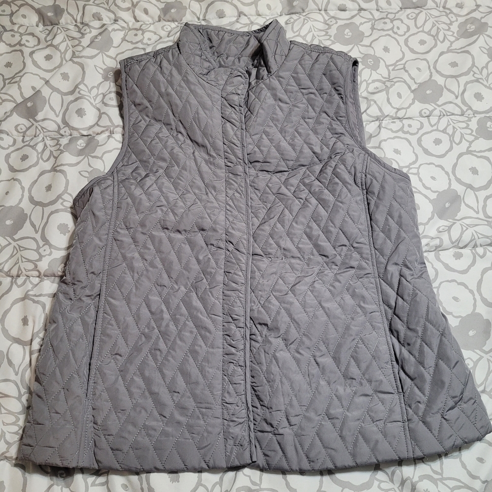Croft & Barrow Quilted Vest Size L Grey Puffer Pockets Outdoor Casual Muted